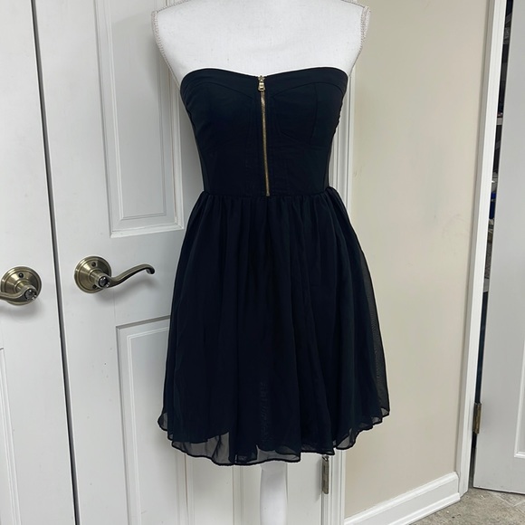 Guess🥰 black dress🥰 - Picture 1 of 10